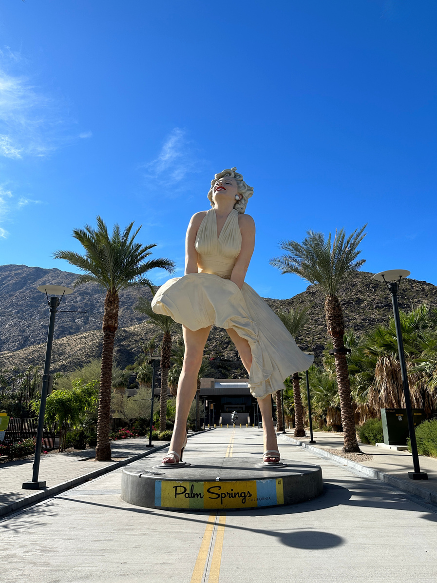 Full shot of the "Forever Marilyn" statue in downtown Palm Springs.
