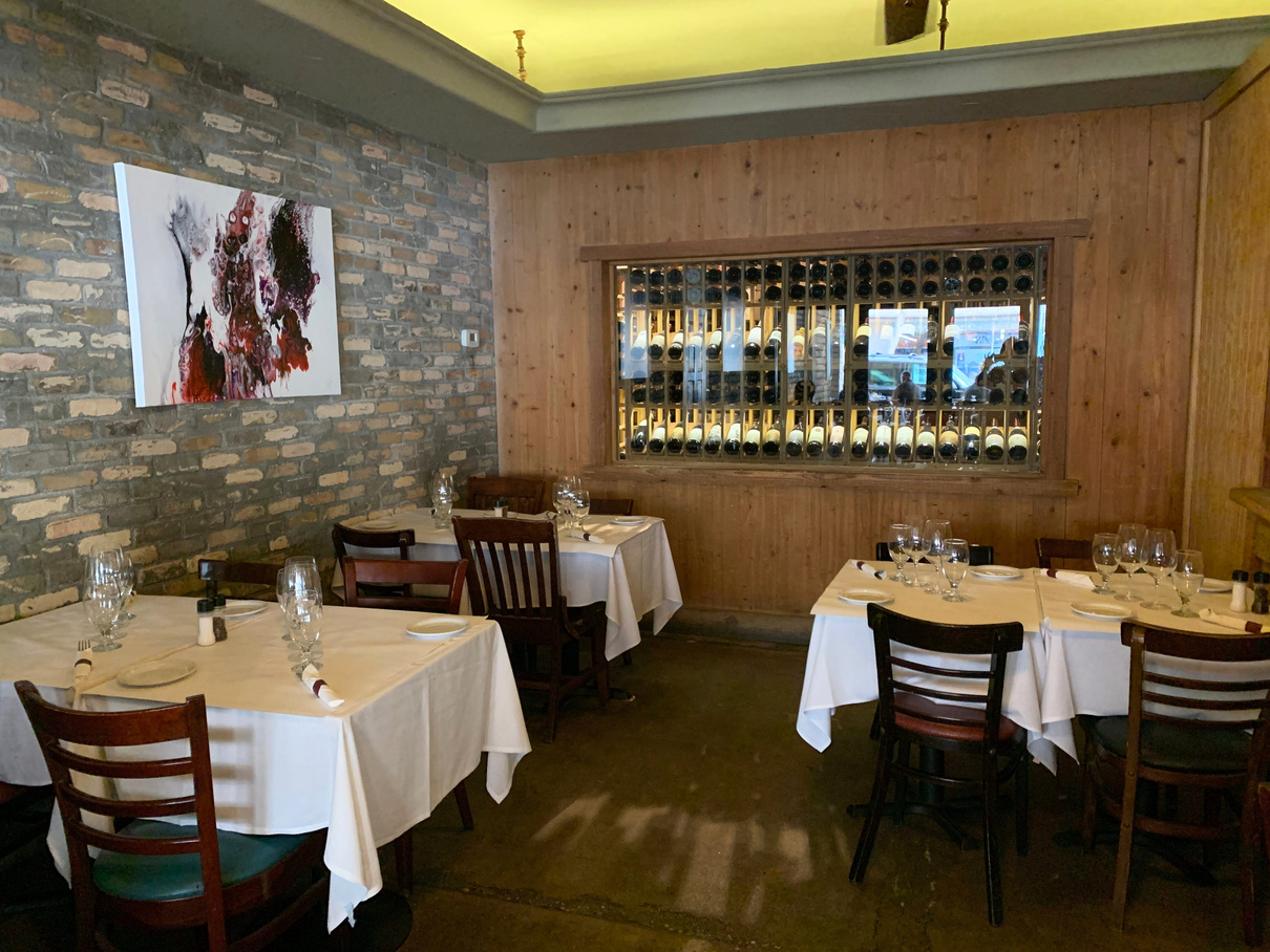 The interior/dining room of Zin American Bistro in Palm Springs.